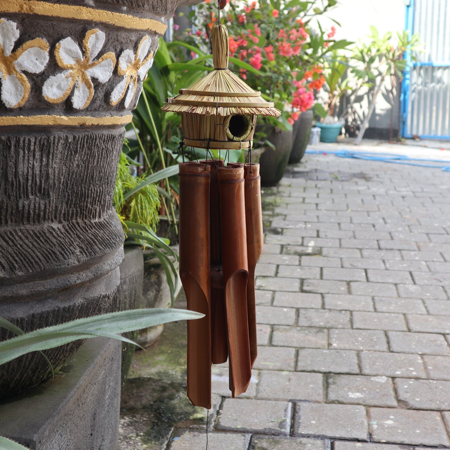 Lrg Round Seagrass Bird Box with Chimes 56x20cm - ScentiMelti  Lrg Round Seagrass Bird Box with Chimes 56x20cm