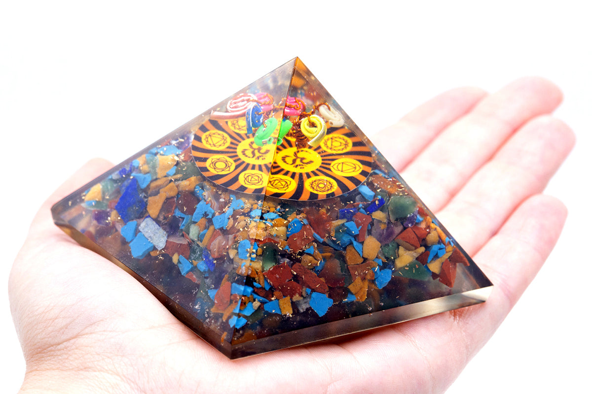 Orgonite Pyramid - Om Chakra - 70 mm - ScentiMelti  Orgonite Pyramid - Om Chakra - 70 mm