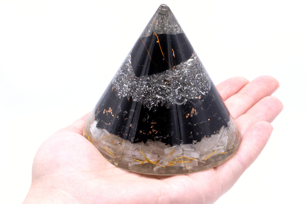 Orgonite Cone - Selenite and Black Toumaline Copper - 90 mm - ScentiMelti  Orgonite Cone - Selenite and Black Toumaline Copper - 90 mm