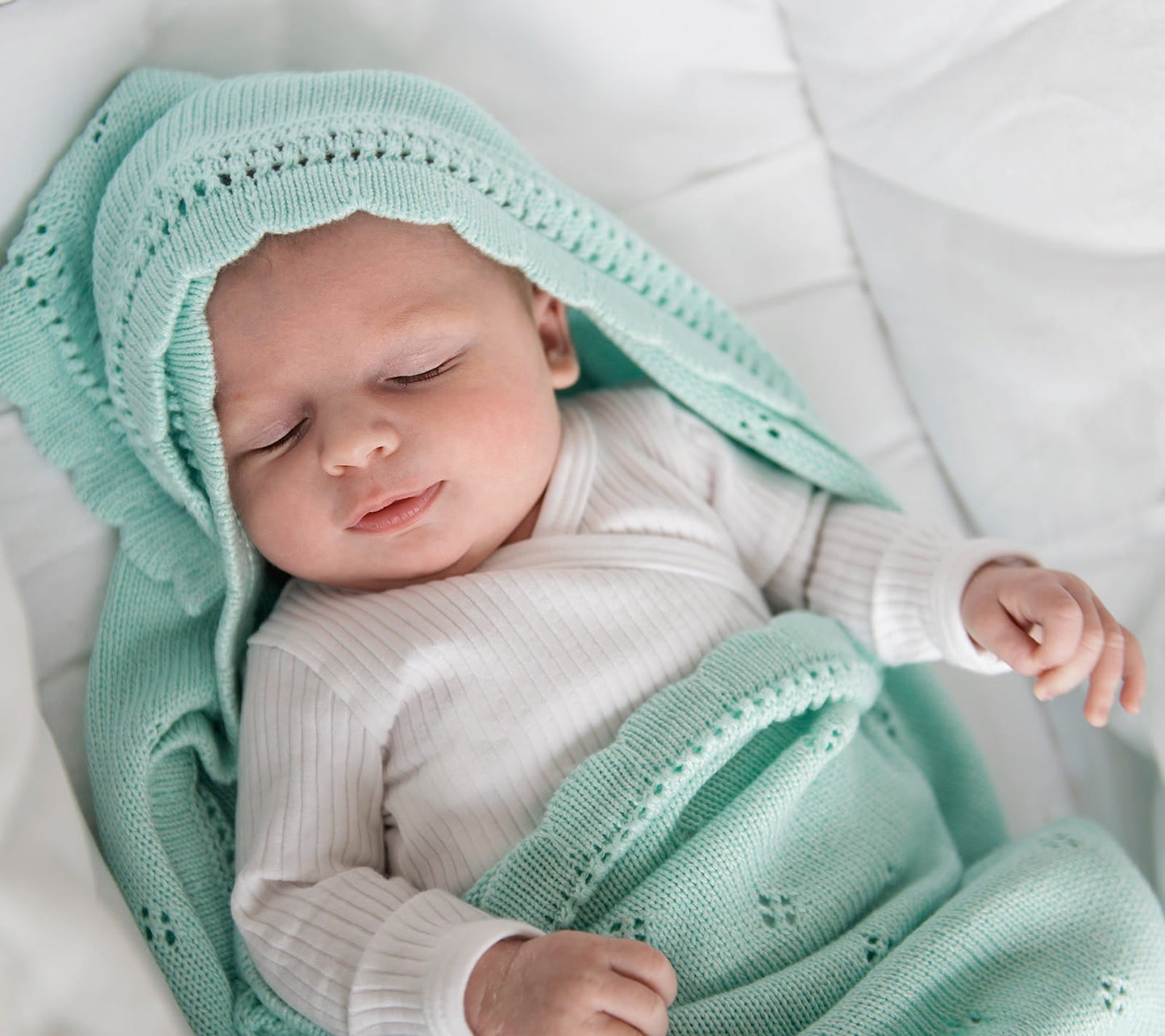 Soft cellular bamboo baby blanket - Mint - Daisy - ScentiMelti Home Fragrance, Beauty & Gifts UK