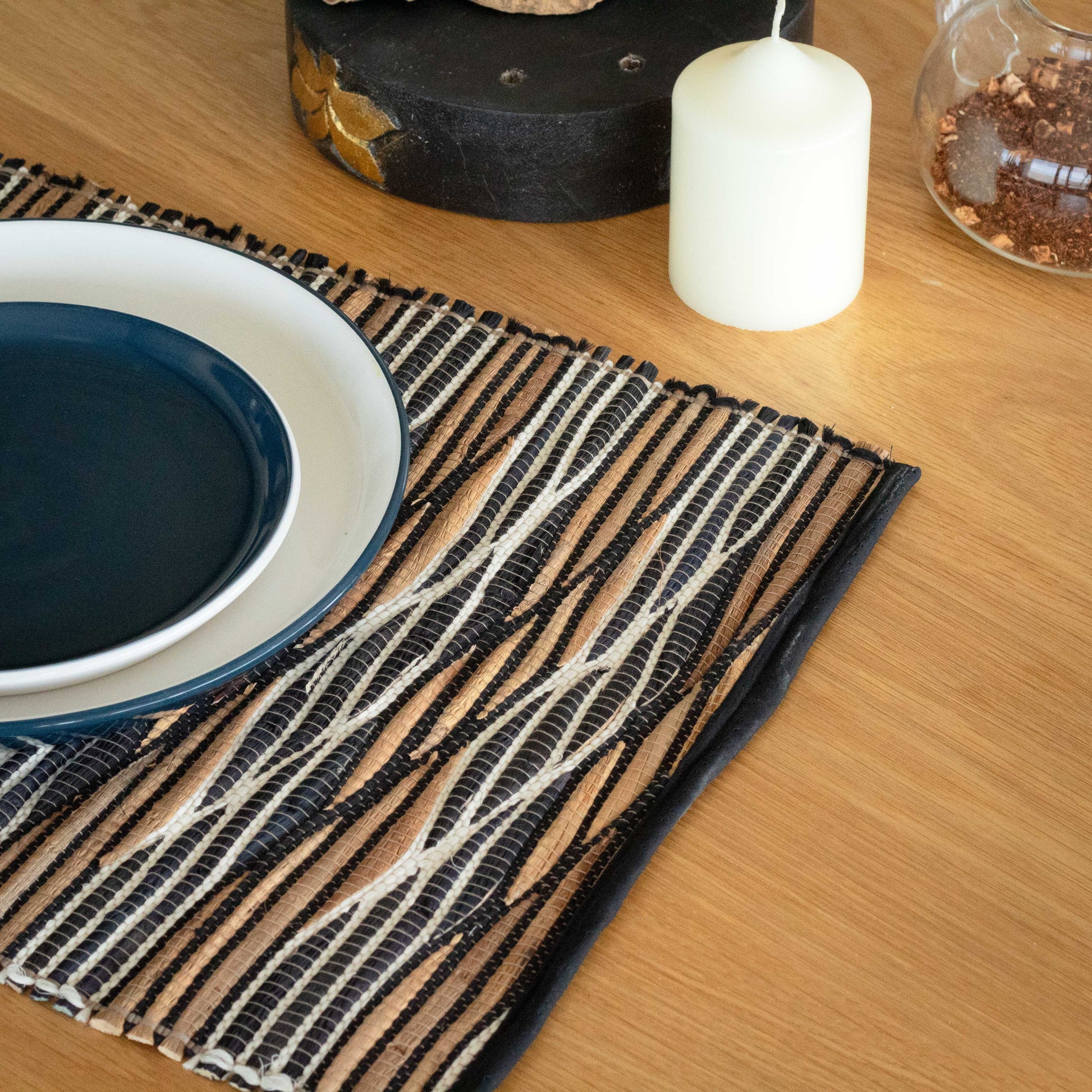 Water Hyacinth Natural Placemat - Black and White Waves - ScentiMelti Home Fragrance, Beauty & Gifts UK