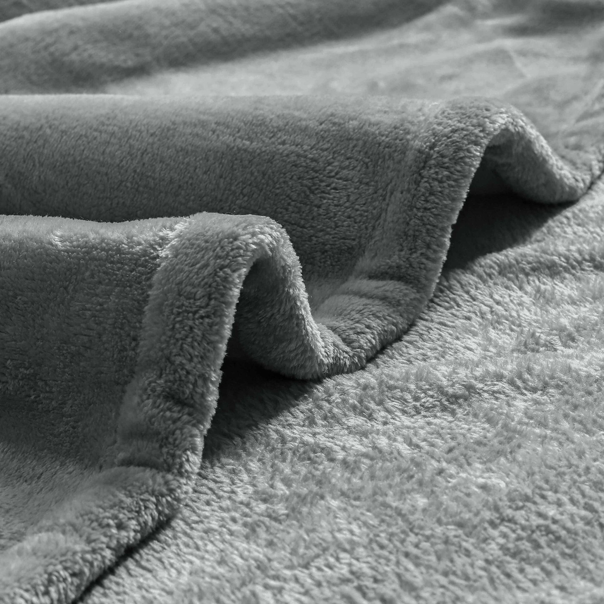 Supersoft Snuggly Fleece Blankets - ScentiMelti Home Fragrance, Beauty & Gifts UK