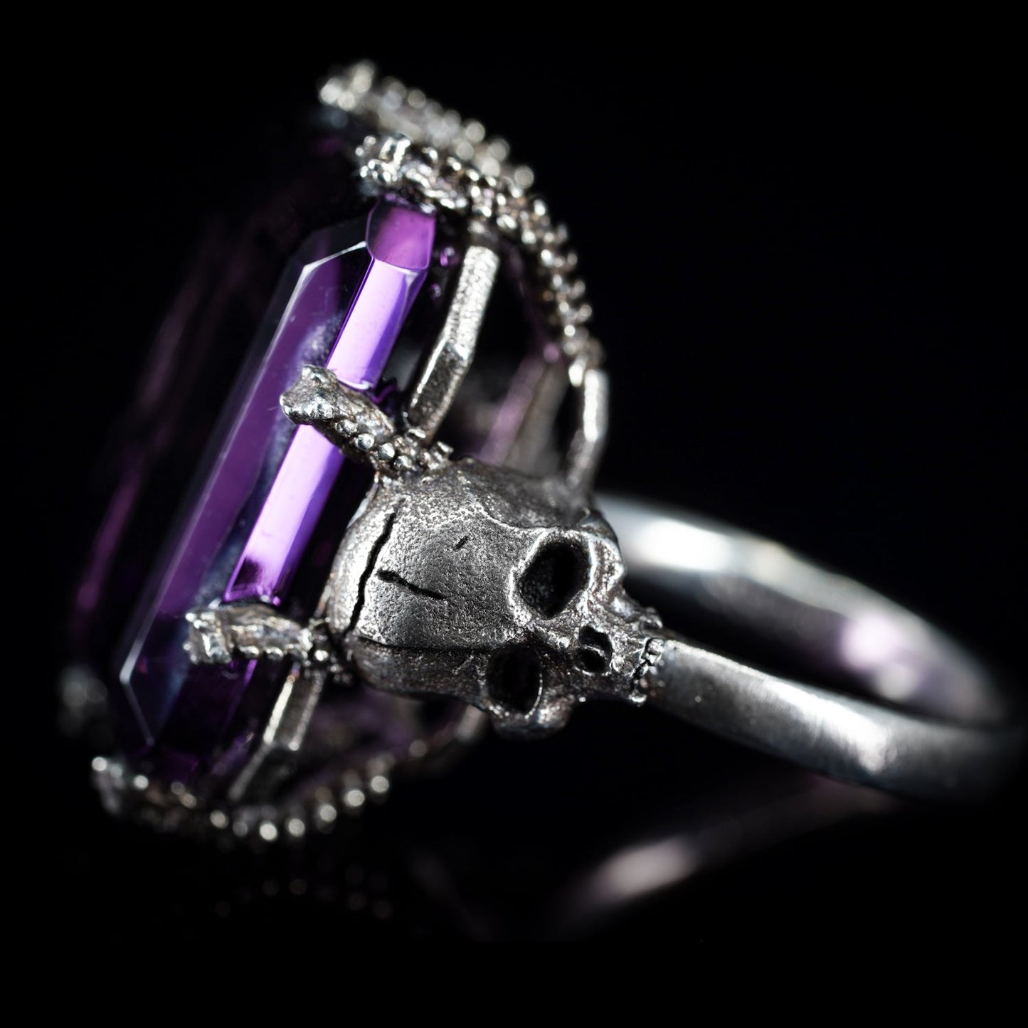 Mausoleum - Amethyst Skull Ring - ScentiMelti Home Fragrance, Beauty & Gifts UK