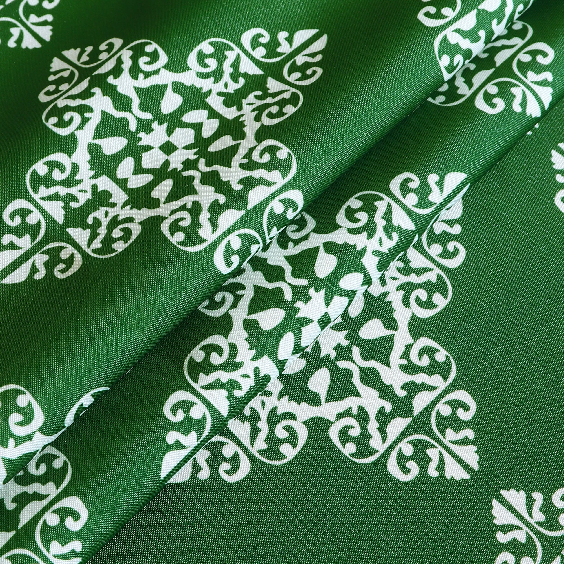 Water Resistant Indoor Outdoor Table Cloth 137x185 CM (Green) - Design TC3 - ScentiMelti Home Fragrance, Beauty & Gifts UK