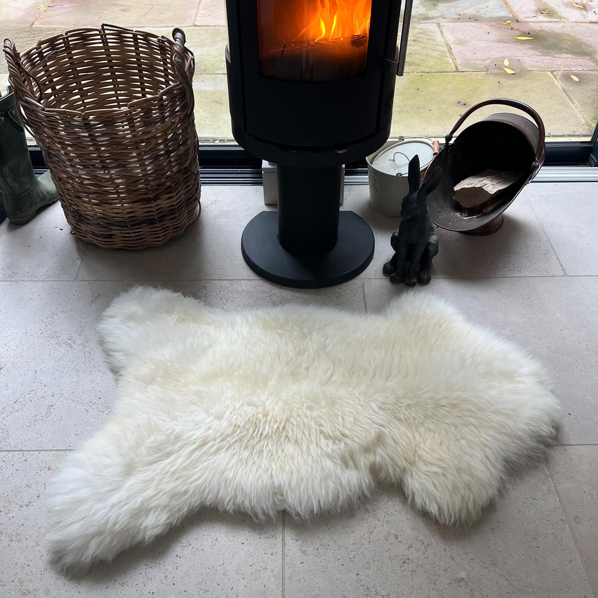 British White Sheepskin Rug Sustainable & Eco-tanned | Large Wildash London ScentiMelti Wax Melts