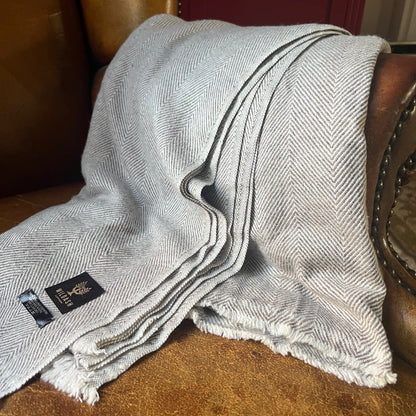 XL Super Soft Grey-Brown Herringbone Cashmere Throw | 125 cm x 250 cm - ScentiMelti Home Fragrance, Beauty & Gifts UK