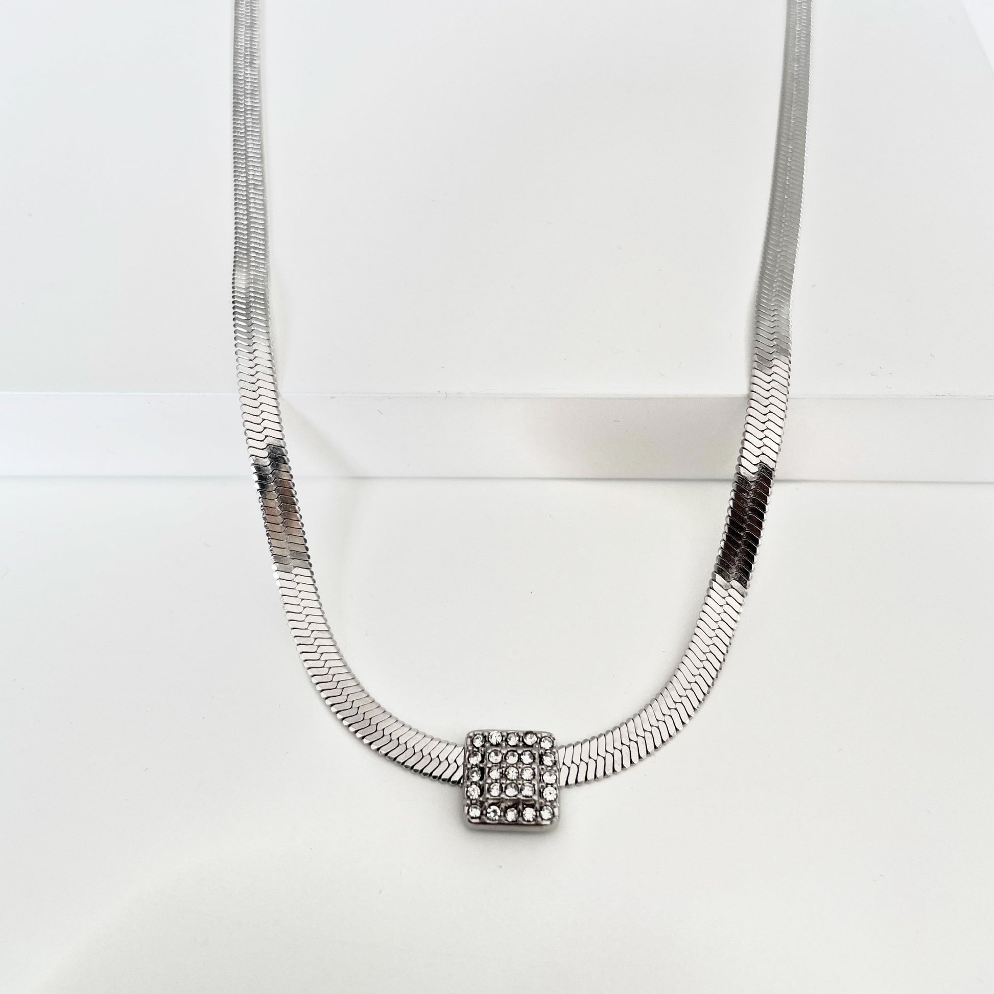 Daphne Luxe Silver Jewel Necklace - ScentiMelti Home Fragrance, Beauty & Gifts UK