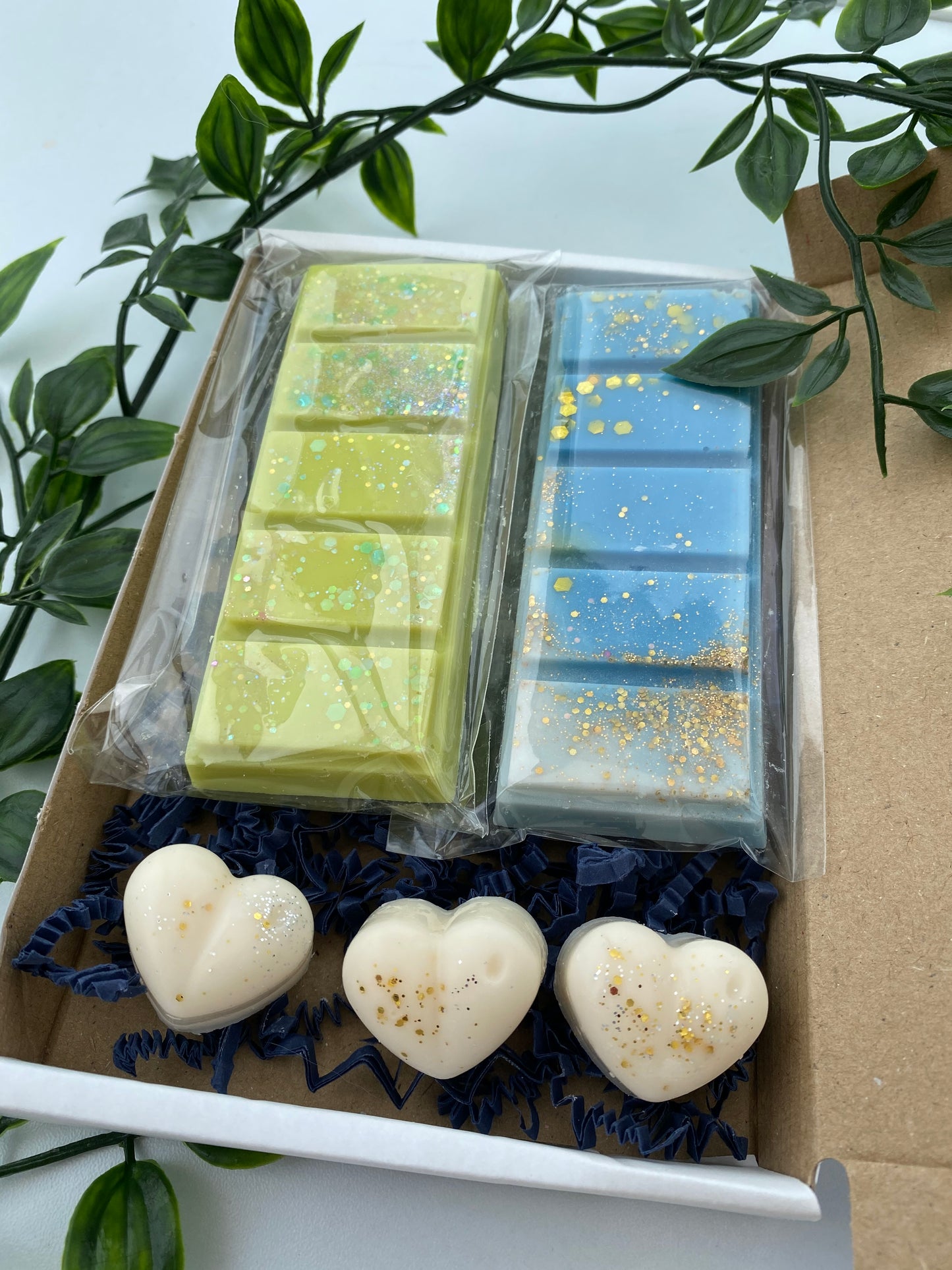 Medium Gift Set - ALL FRAGRANCES - 2 Snap Bars & 3 Hearts - ScentiMelti  Medium Gift Set - ALL FRAGRANCES - 2 Snap Bars & 3 Hearts