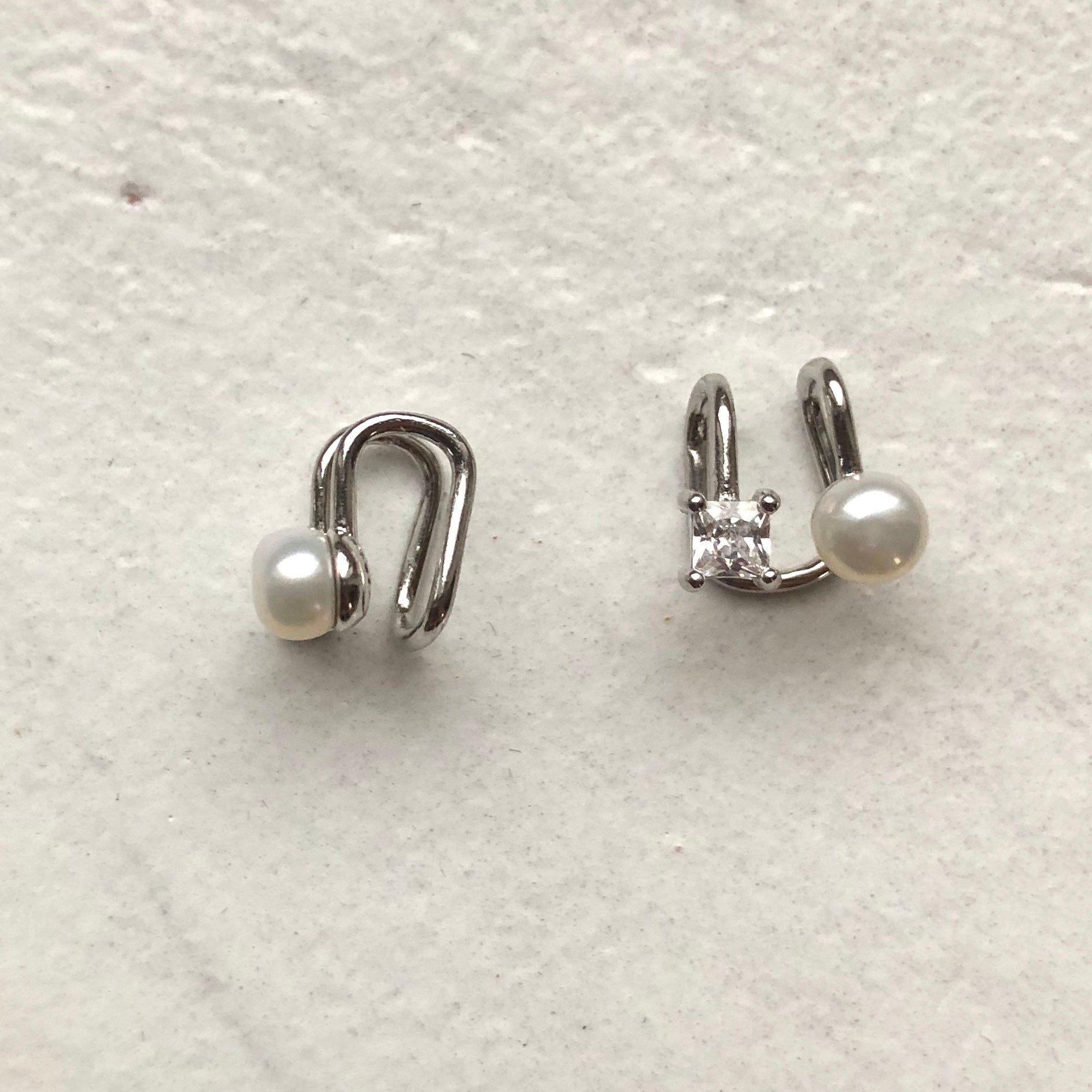 Cartilage earring with Pearl Essyn London ScentiMelti Wax Melts