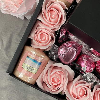 Yankee Candle Ultimate Gift Hamper With Pink Roses - ScentiMelti  Yankee Candle Ultimate Gift Hamper With Pink Roses