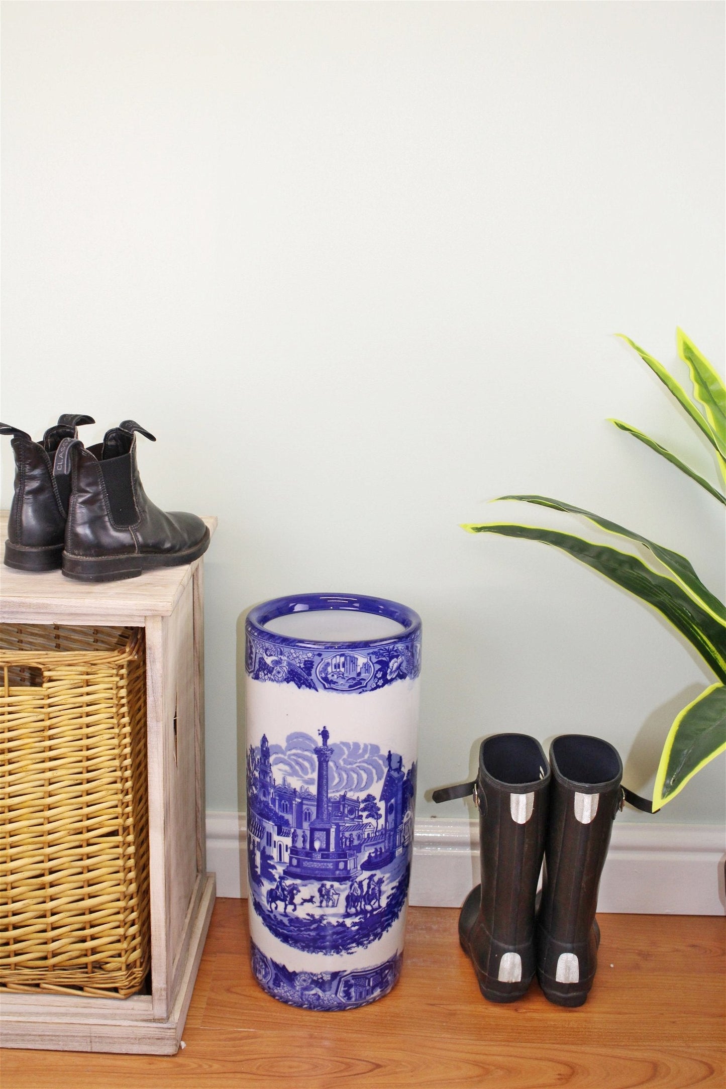 Umbrella Stand, Vintage Blue & White Townscape Design Billies Inks ScentiMelti Wax Melts