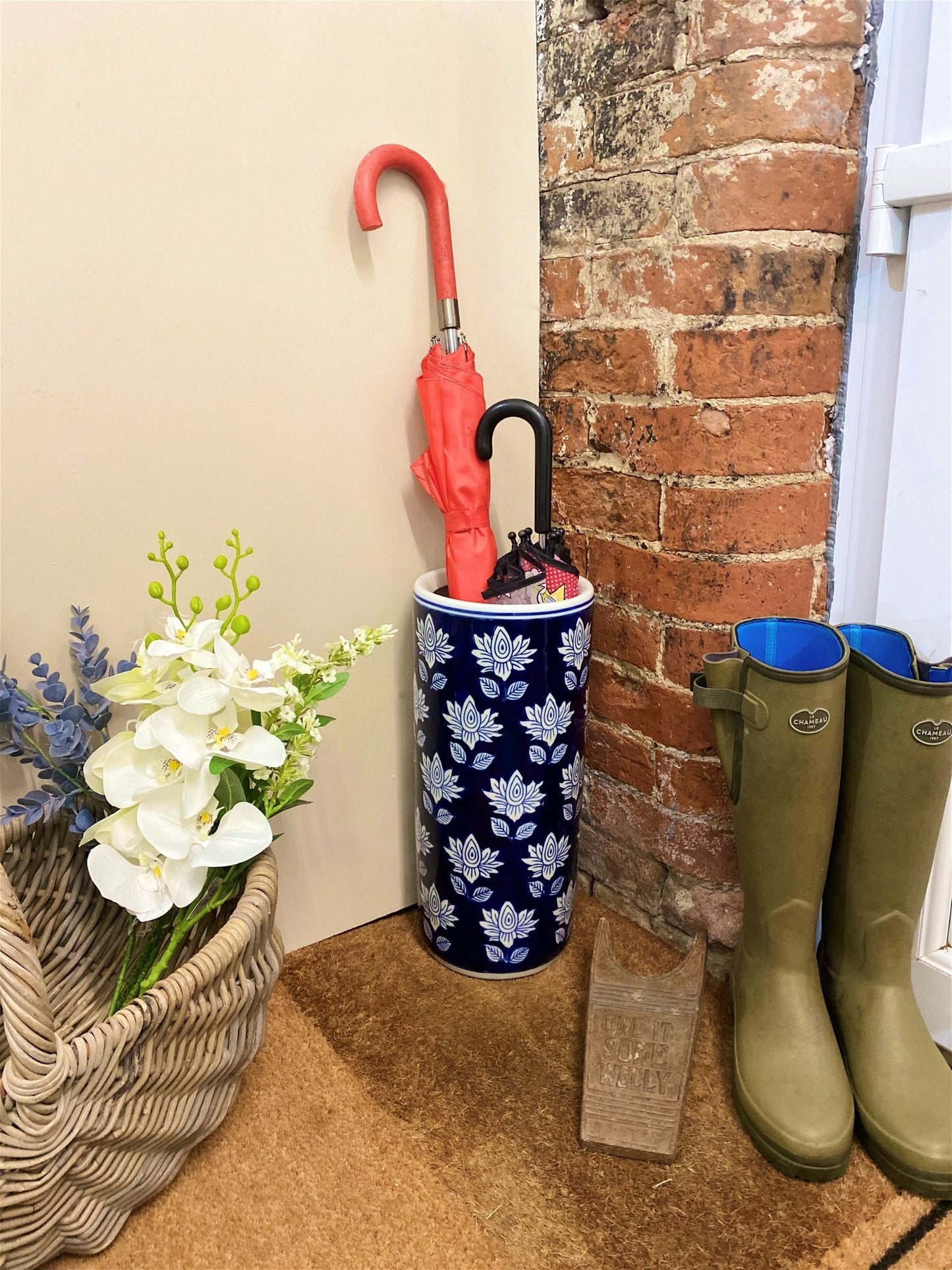 Blue With White Flower Umbrella Stand Billies Inks ScentiMelti Wax Melts