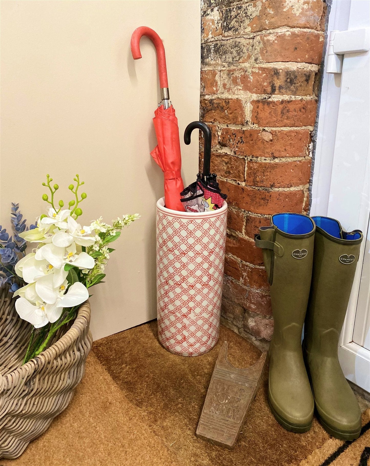 Red and White Daisy Chain Umbrella Stand Billies Inks ScentiMelti Wax Melts