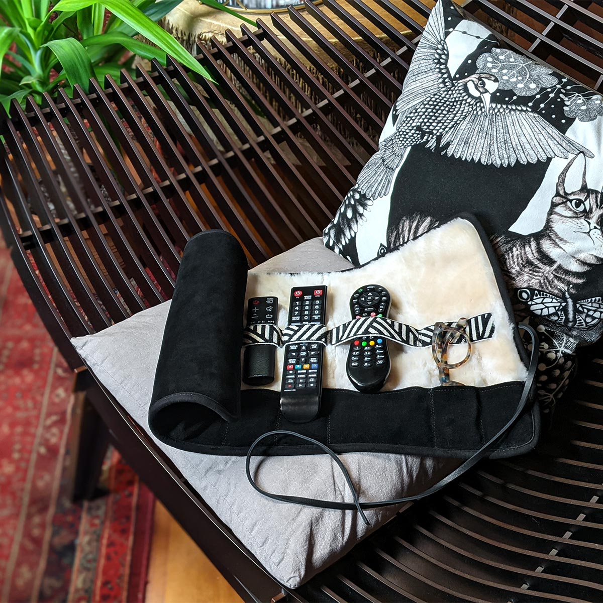 Hygge Home Roll Organiser, Black | Mantidy® - ScentiMelti Home Fragrance, Beauty & Gifts UK