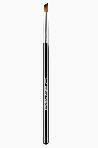 Sigma Beauty F69 Angled Pixel Concealer Brush - Black and Chrome - ScentiMelti Home Fragrance, Beauty & Gifts UK