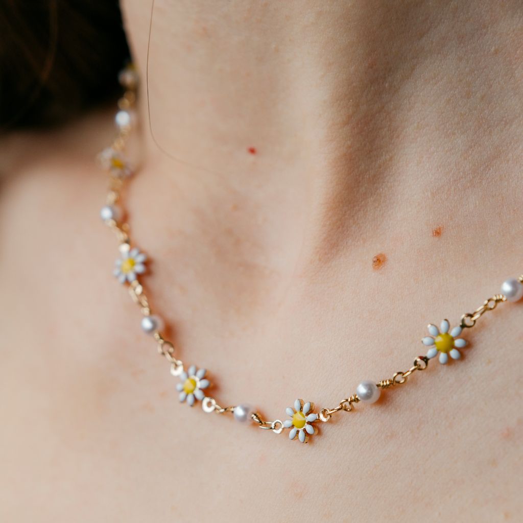 Colourful White Indie Boho Daisy Sun Flower Pearl Choker Floral Summer Necklace - ScentiMelti Home Fragrance, Beauty & Gifts UK