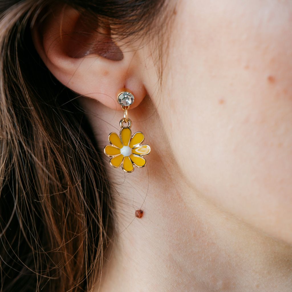 White Daisy Sun Flower Zircon Dangle Drop Summer Floral Handmade Stud Earrings The Colourful Aura ScentiMelti Wax Melts