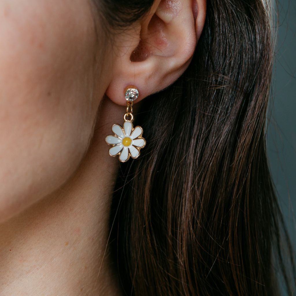 White Daisy Sun Flower Zircon Dangle Drop Summer Floral Handmade Stud Earrings The Colourful Aura ScentiMelti Wax Melts