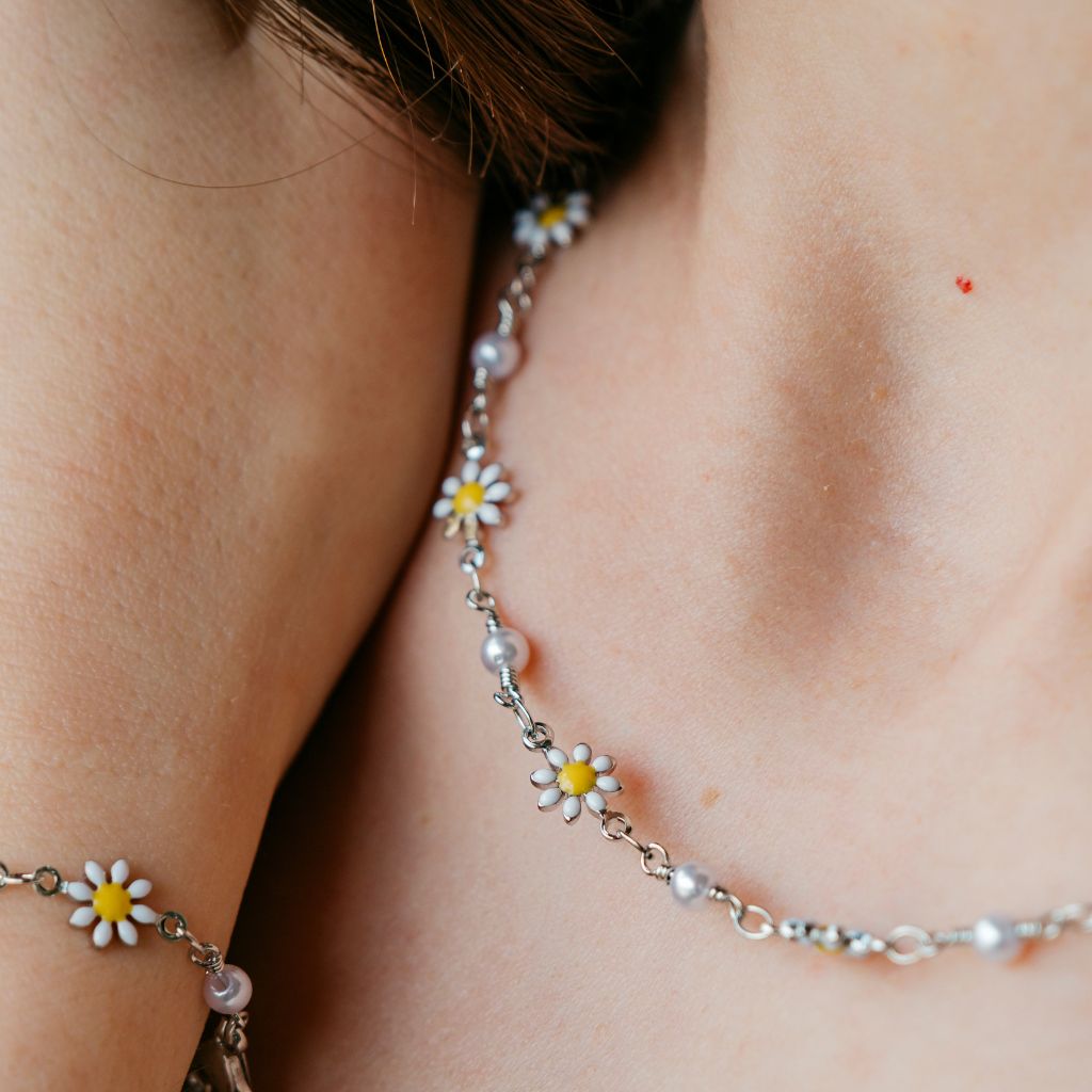 Colourful White Indie Boho Daisy Sun Flower Pearl Choker Floral Summer Necklace - ScentiMelti Home Fragrance, Beauty & Gifts UK