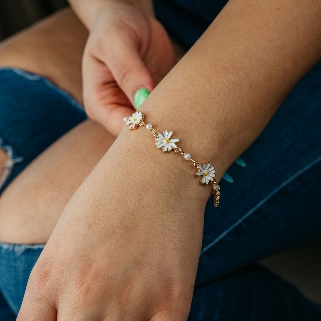 Gold Plated Sun Flower Charms Summer Indie Boho Daisy Floral Adjustable Bracelet - ScentiMelti Home Fragrance, Beauty & Gifts UK