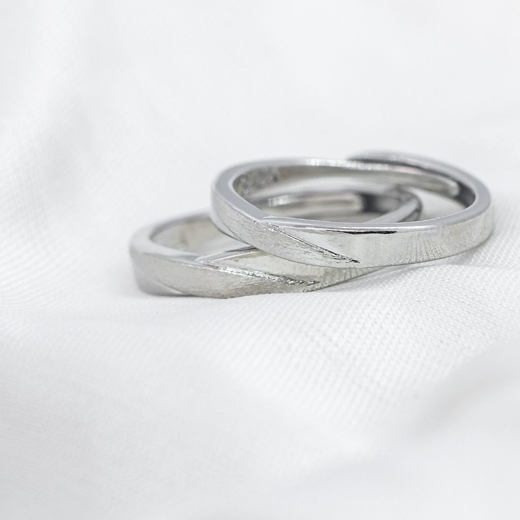 Adjustable Silver Couple Promise Twist Infinity Ring set The Colourful Aura ScentiMelti Wax Melts