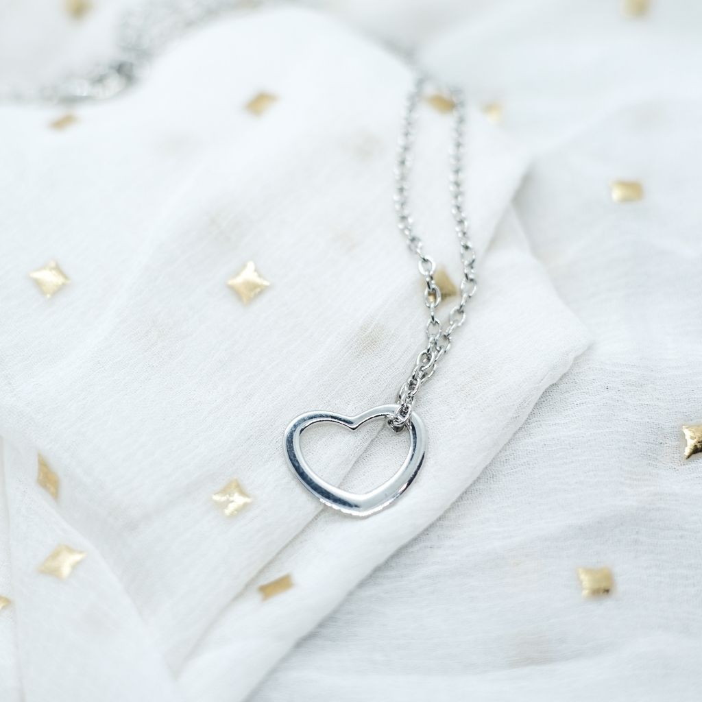 Open Small Hollow Heart Minimalist Dainty Silver Pendant Necklace - ScentiMelti Home Fragrance, Beauty & Gifts UK