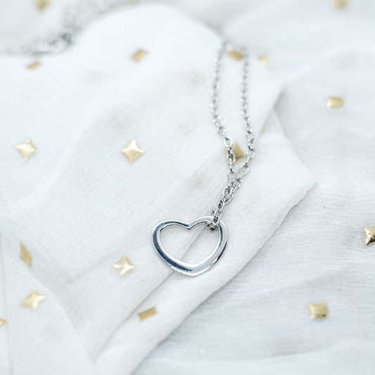 Open Small Hollow Heart Minimalist Dainty Silver Pendant Necklace - ScentiMelti Home Fragrance, Beauty & Gifts UK