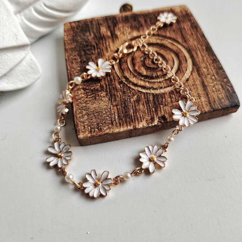 Gold Plated Sun Flower Charms Summer Indie Boho Daisy Floral Adjustable Bracelet - ScentiMelti Home Fragrance, Beauty & Gifts UK