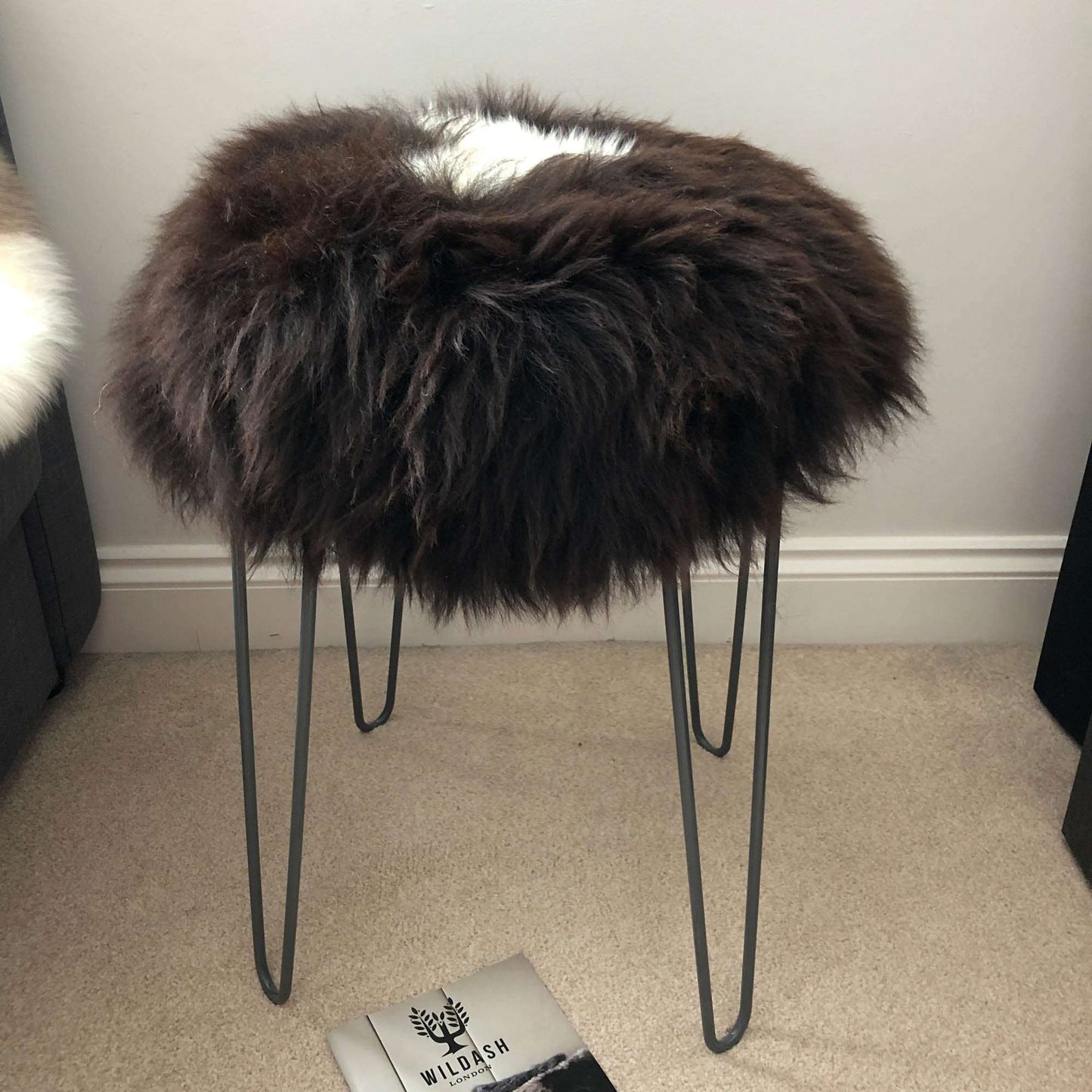 British Sheepskin Roundie Natural Brown with White Cream Ivory Feature ::: Seat Cover 35cm - ScentiMelti Home Fragrance, Beauty & Gifts UK