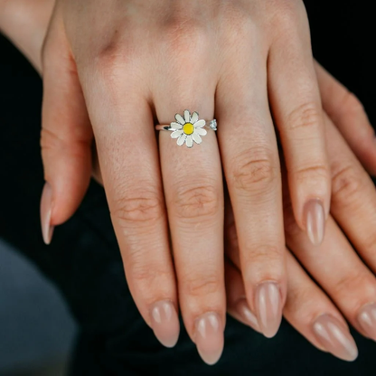 White Rotating Sunflower Meditation Fidget Daisy Dainty Floral Ring - ScentiMelti Home Fragrance, Beauty & Gifts UK