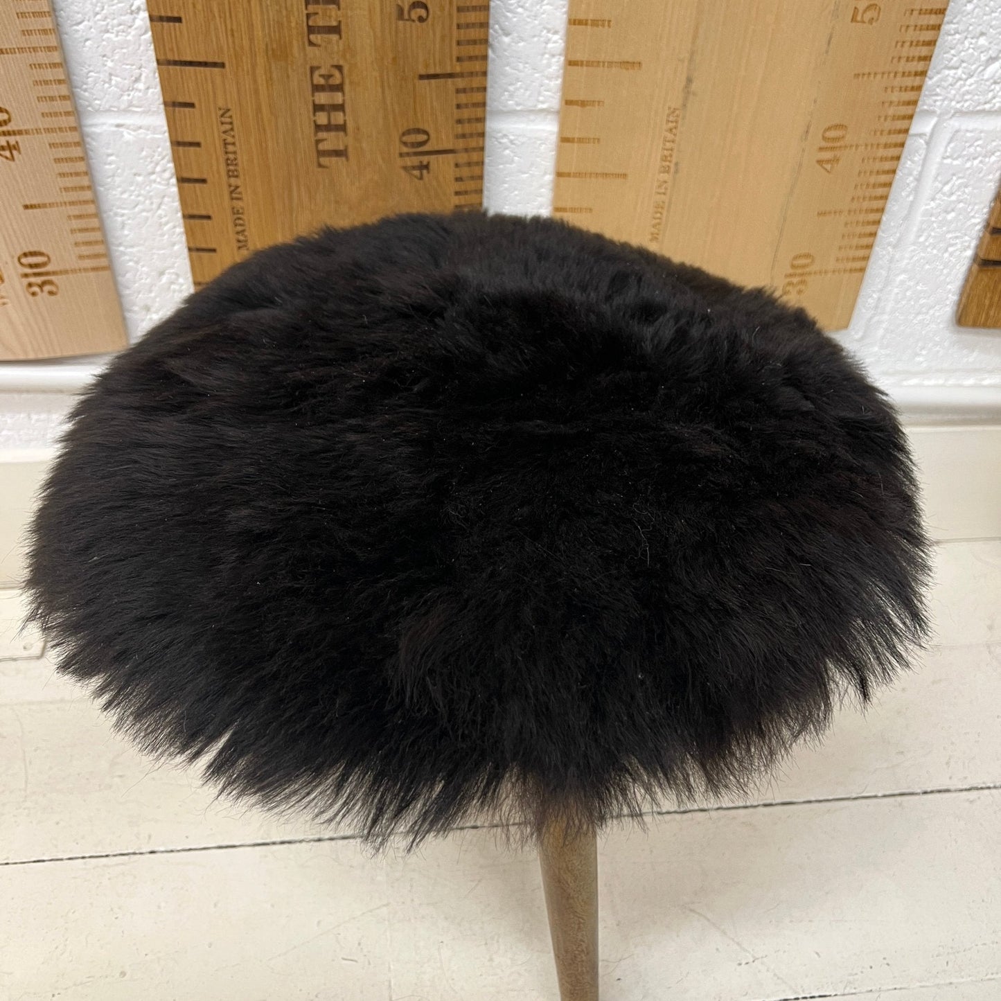 Icelandic Sheepskin Roundie Seat Cover Black Shorn 50mm - ScentiMelti Home Fragrance, Beauty & Gifts UK