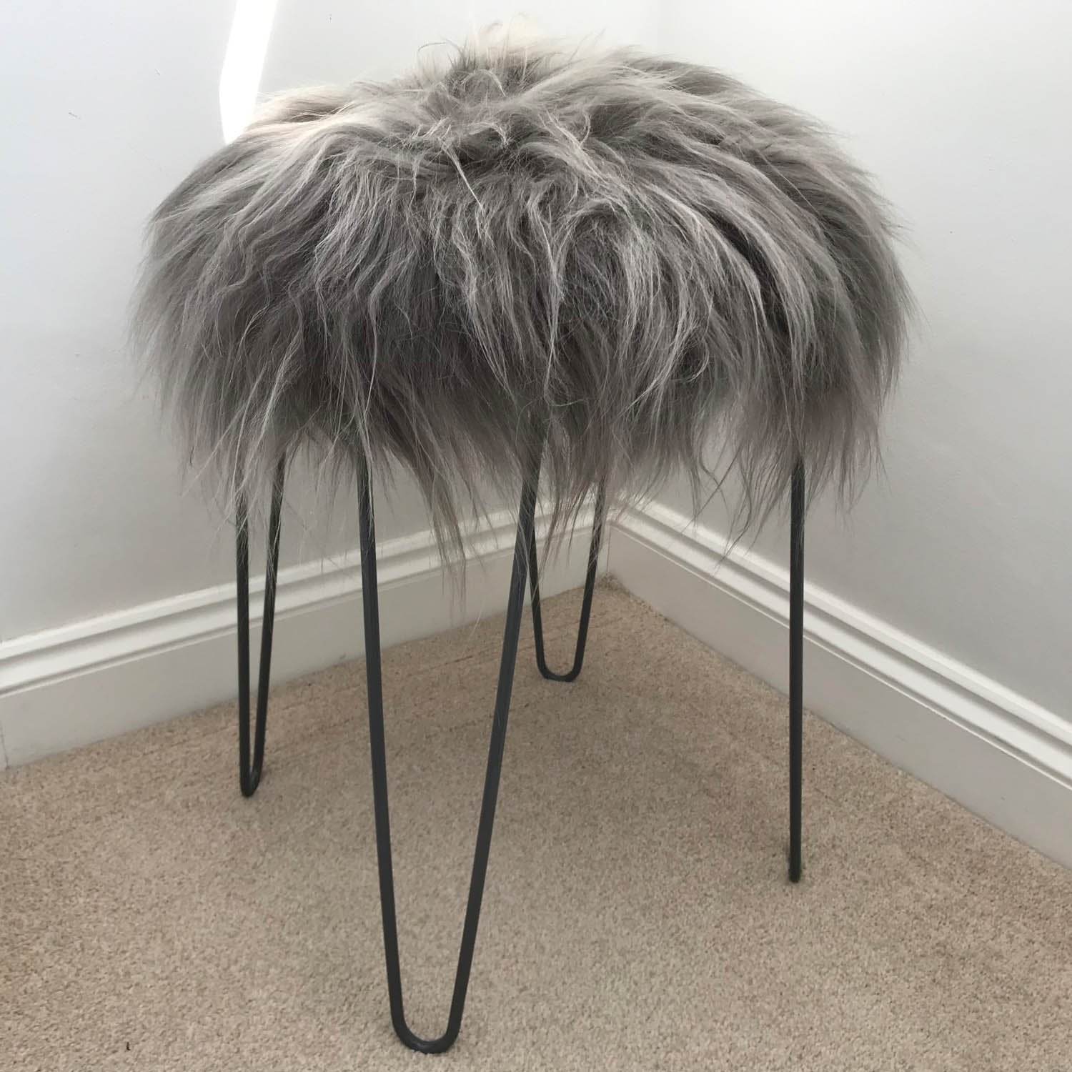 Icelandic Sheepskin Roundie Seat Cover Cool Grey Long 35cm - ScentiMelti Home Fragrance, Beauty & Gifts UK