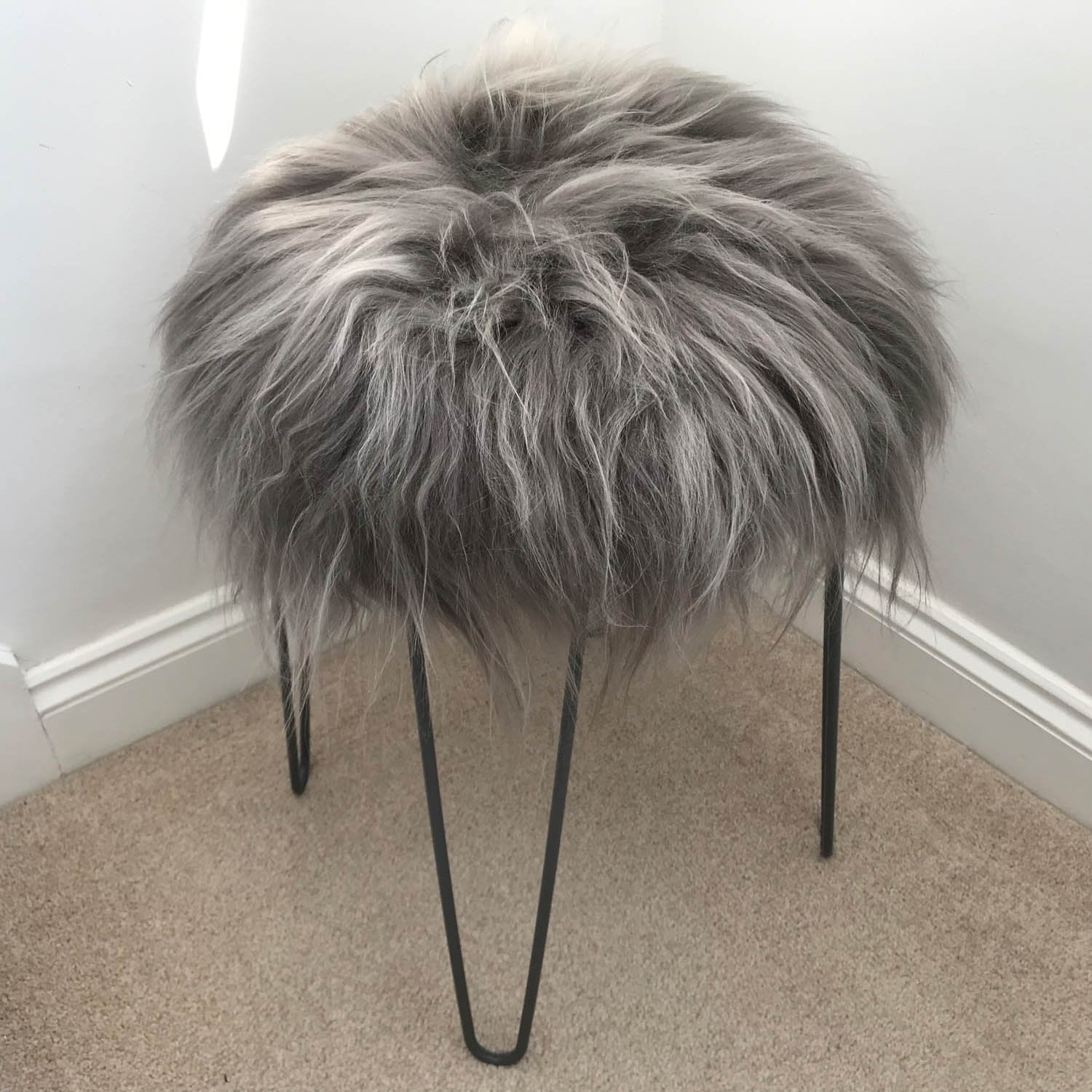 Icelandic Sheepskin Roundie Seat Cover Cool Grey Long 35cm - ScentiMelti Home Fragrance, Beauty & Gifts UK