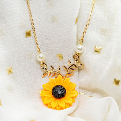 Large Sunflower Daisy Floral Charm Summer Flower Pearl Pendant Necklace - ScentiMelti Home Fragrance, Beauty & Gifts UK