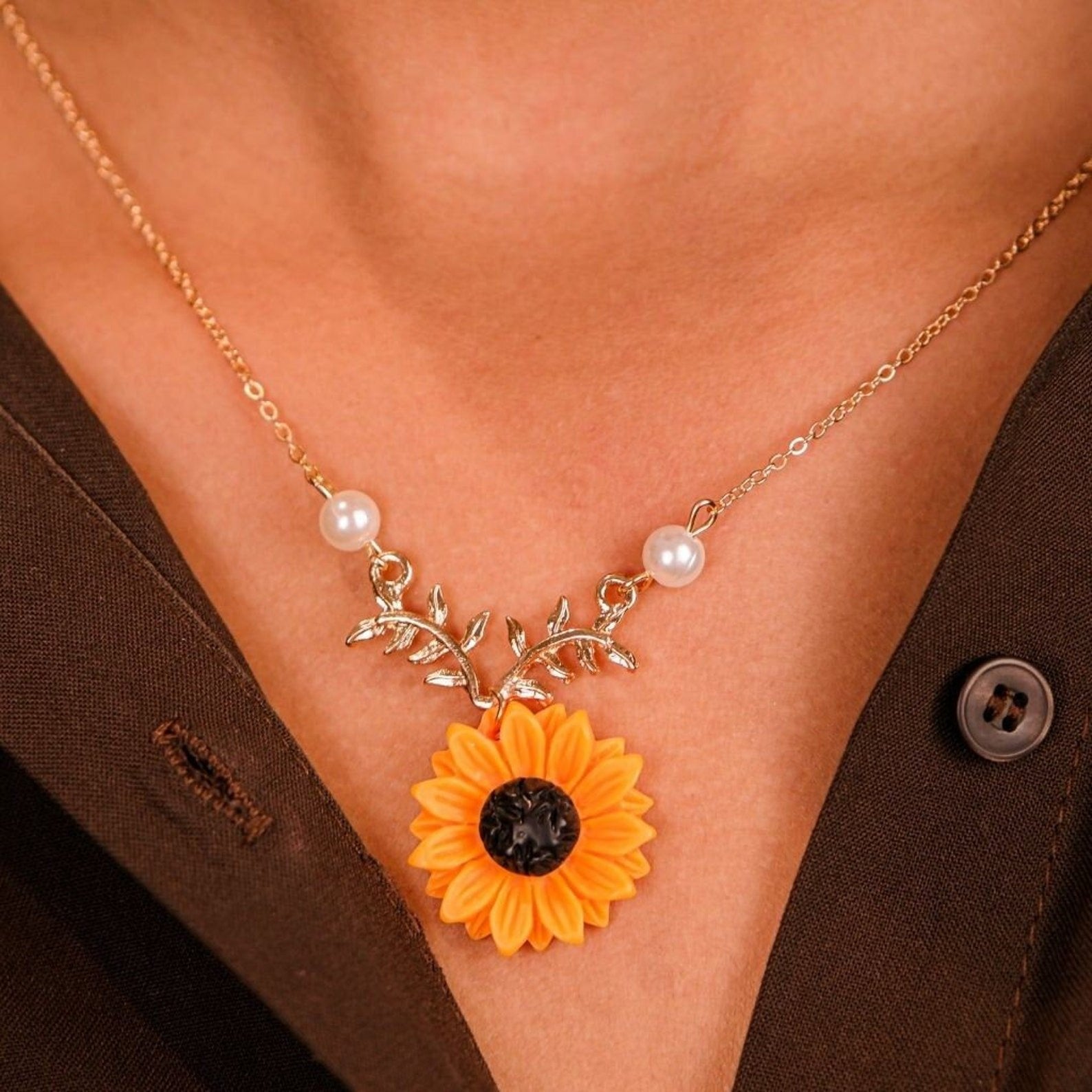 Large Sunflower Daisy Floral Charm Summer Flower Pearl Pendant Necklace - ScentiMelti Home Fragrance, Beauty & Gifts UK