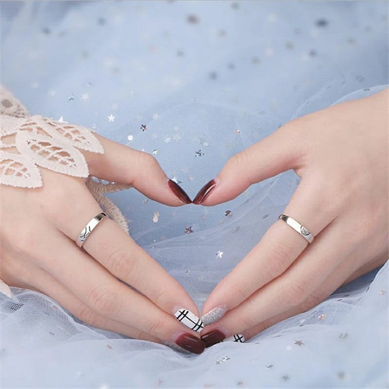 Adjustable Hand Holding Matching Couple Band Promise Ring Set - ScentiMelti Home Fragrance, Beauty & Gifts UK