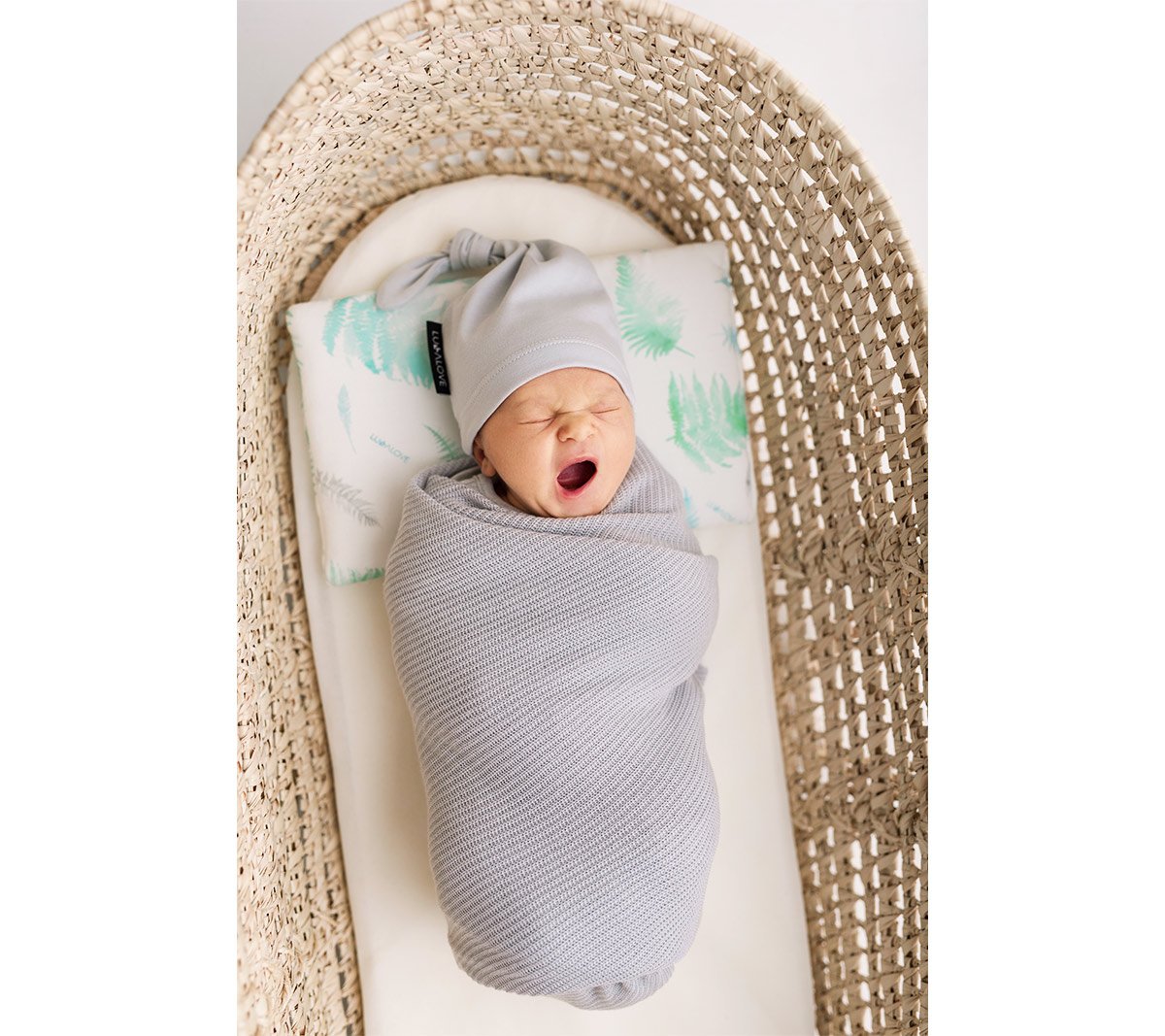 Light knitted bamboo swaddle blanket - Grey - ScentiMelti Home Fragrance, Beauty & Gifts UK