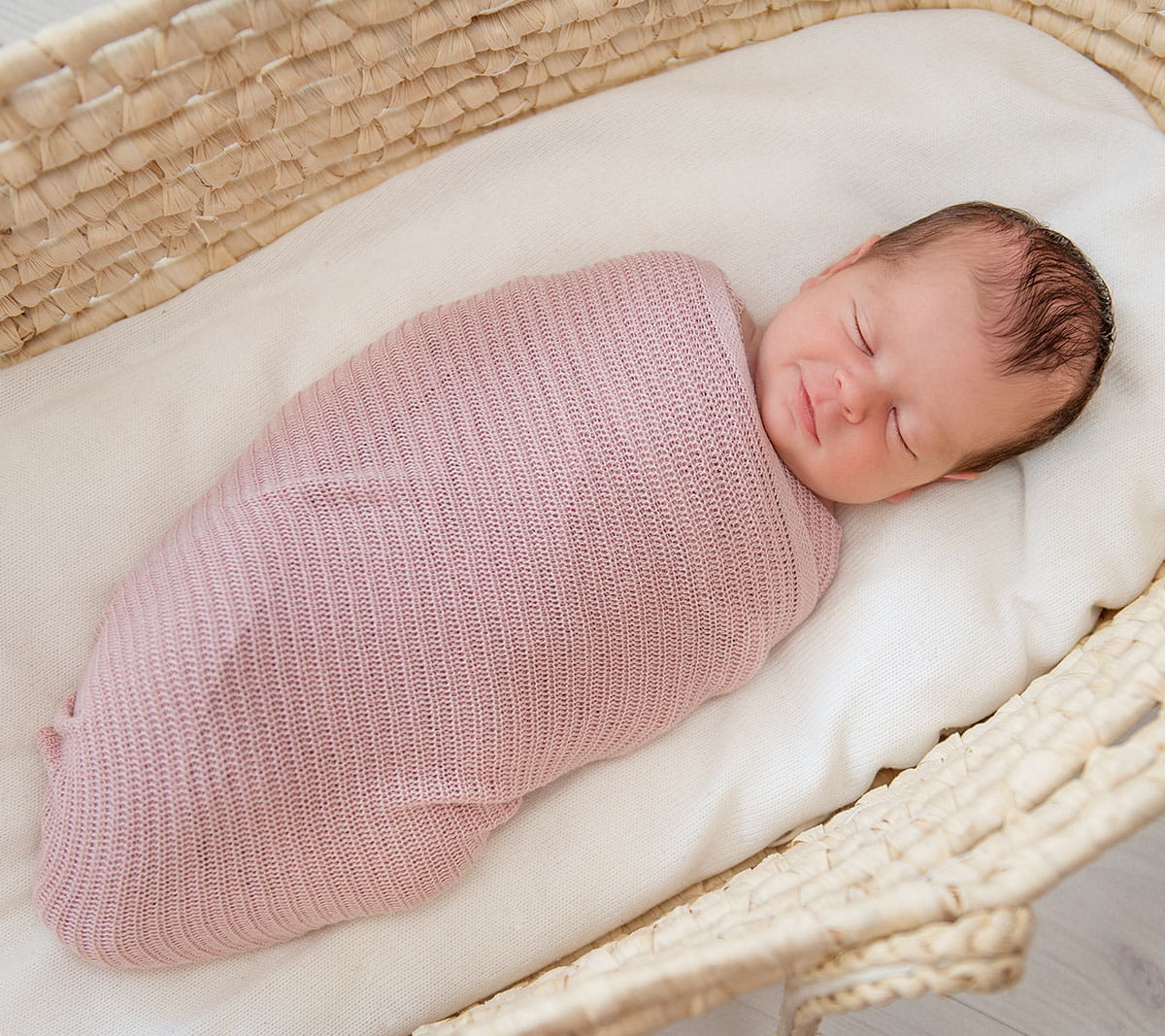 Light knitted bamboo swaddle blanket - Powder pink - ScentiMelti Home Fragrance, Beauty & Gifts UK