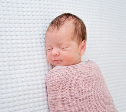 Light knitted bamboo swaddle blanket - Powder pink - ScentiMelti Home Fragrance, Beauty & Gifts UK