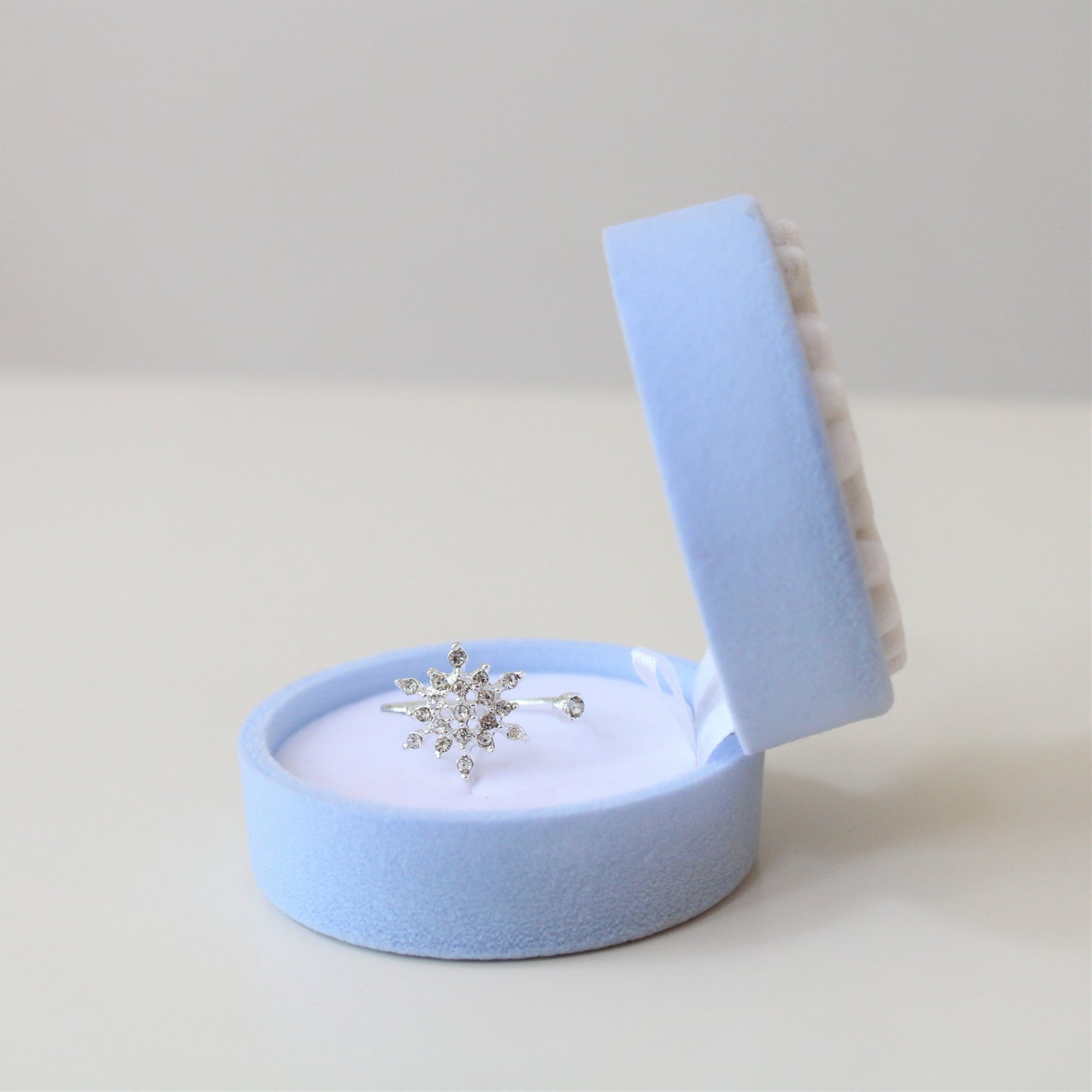 Snowflake Ring In  Ring Gift Box - ScentiMelti Home Fragrance, Beauty & Gifts UK