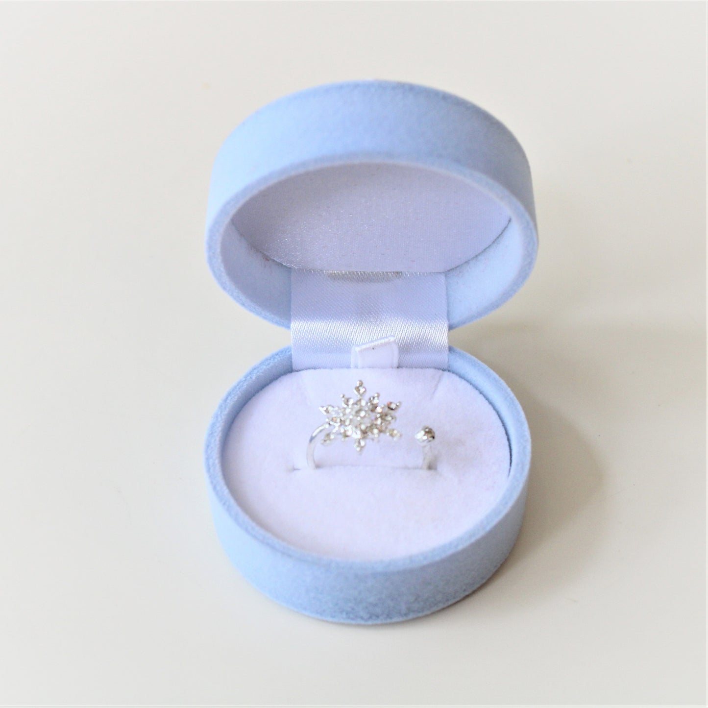 Snowflake Ring In  Ring Gift Box - ScentiMelti Home Fragrance, Beauty & Gifts UK