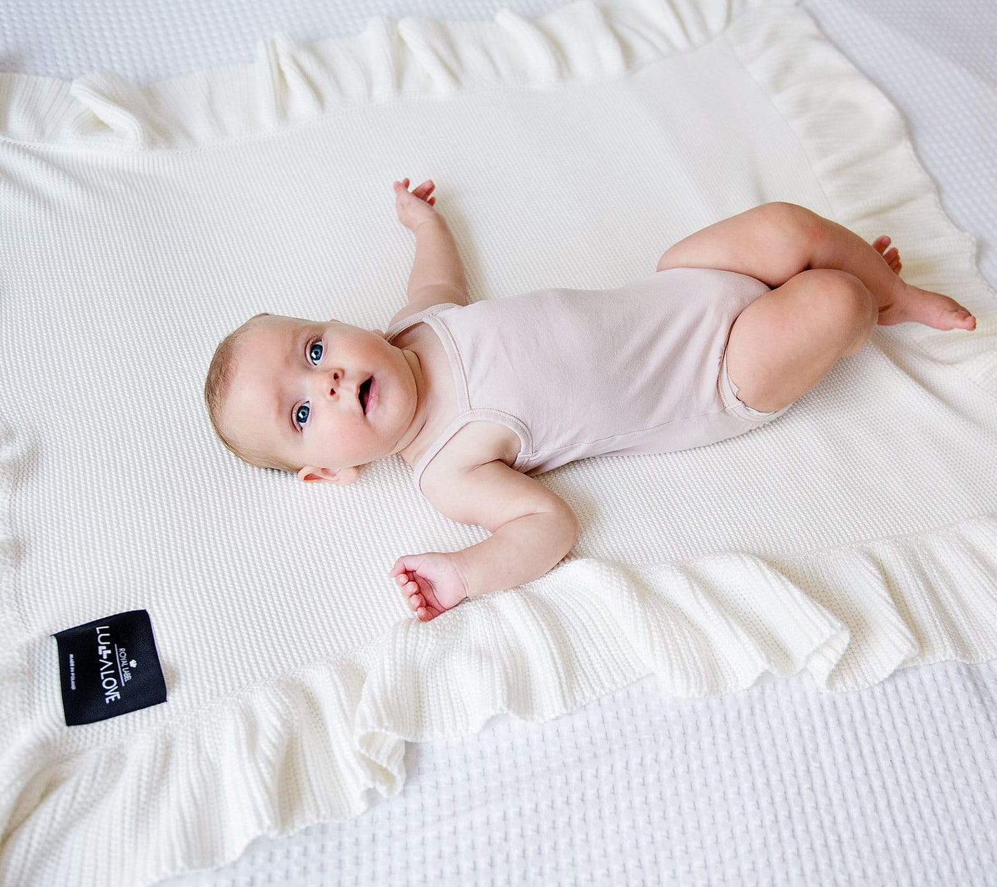 Soft bamboo baby blanket with a frill - Coconut - ScentiMelti Home Fragrance, Beauty & Gifts UK