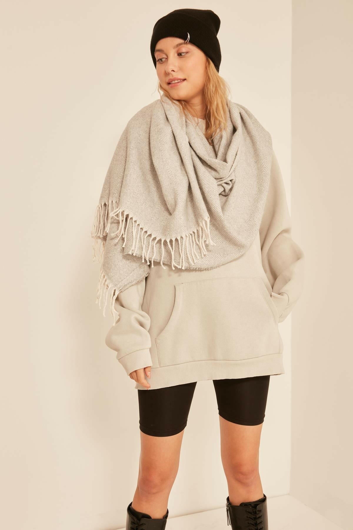 Soft Textured Tassels Light Thick Shoulder Scarf