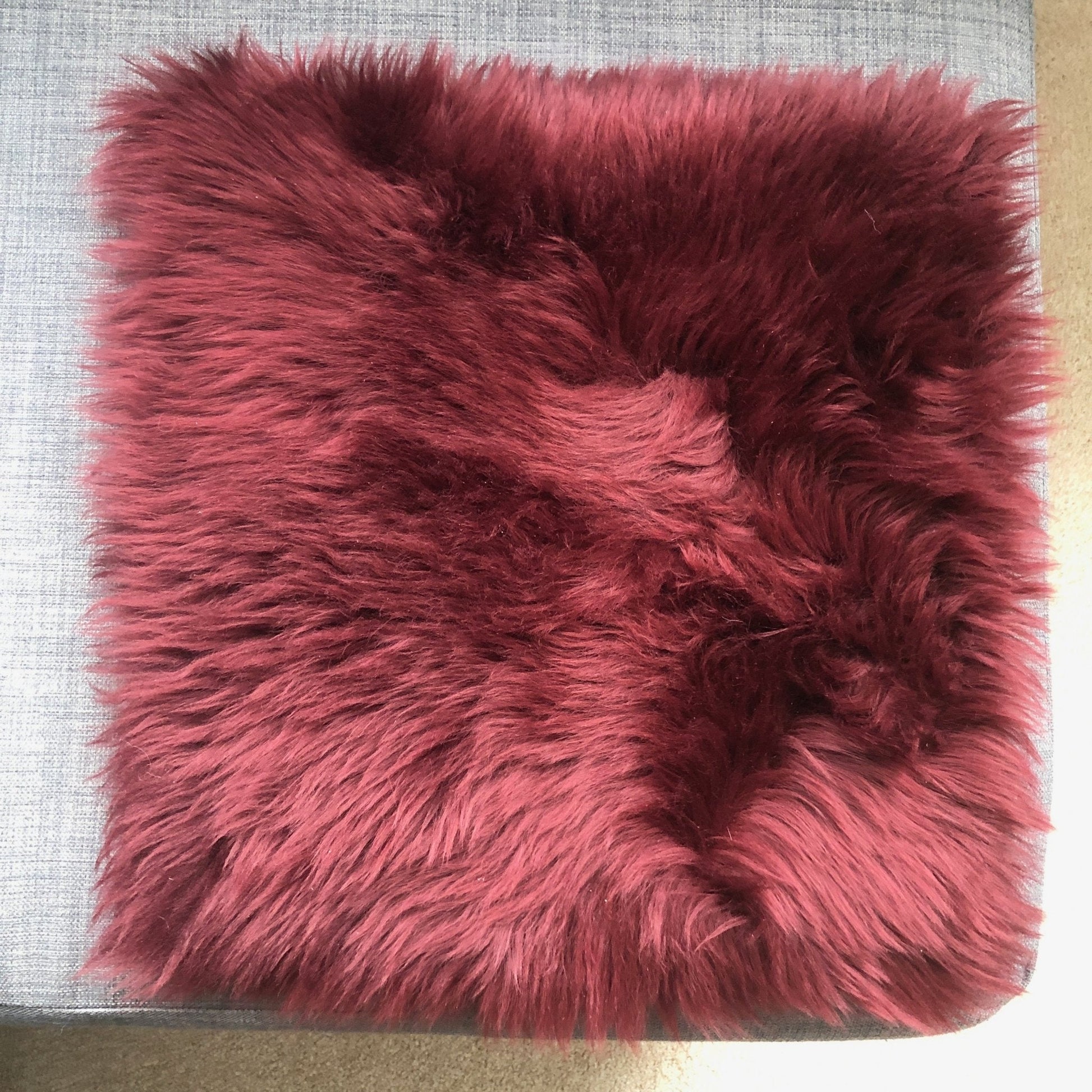 British Sheepskin Square Seat Cover 37cm Burgundy - ScentiMelti Home Fragrance, Beauty & Gifts UK