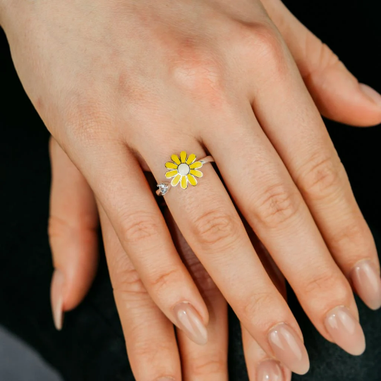 White Rotating Sunflower Meditation Fidget Daisy Dainty Floral Ring - ScentiMelti Home Fragrance, Beauty & Gifts UK